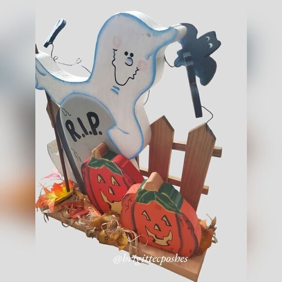 HALLOWEEN R.I.P Ghost Standalone Decoration - Picture 3 of 9